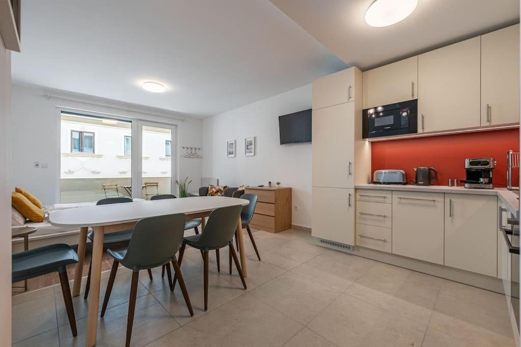 Big With Garage & Balcony & Ac & Lift Apartment